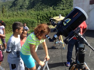 C'est dans ce petit télescope qu'on a vu les protubérances du Soleil